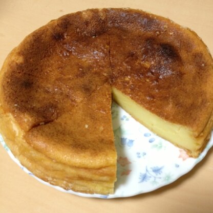 まさに芋羊羹のような、スイートポテトのようなケーキでした！ミキサーで混ぜるだけだしお手軽で美味しくて最高〜(*^○^*)！ご馳走様でした★